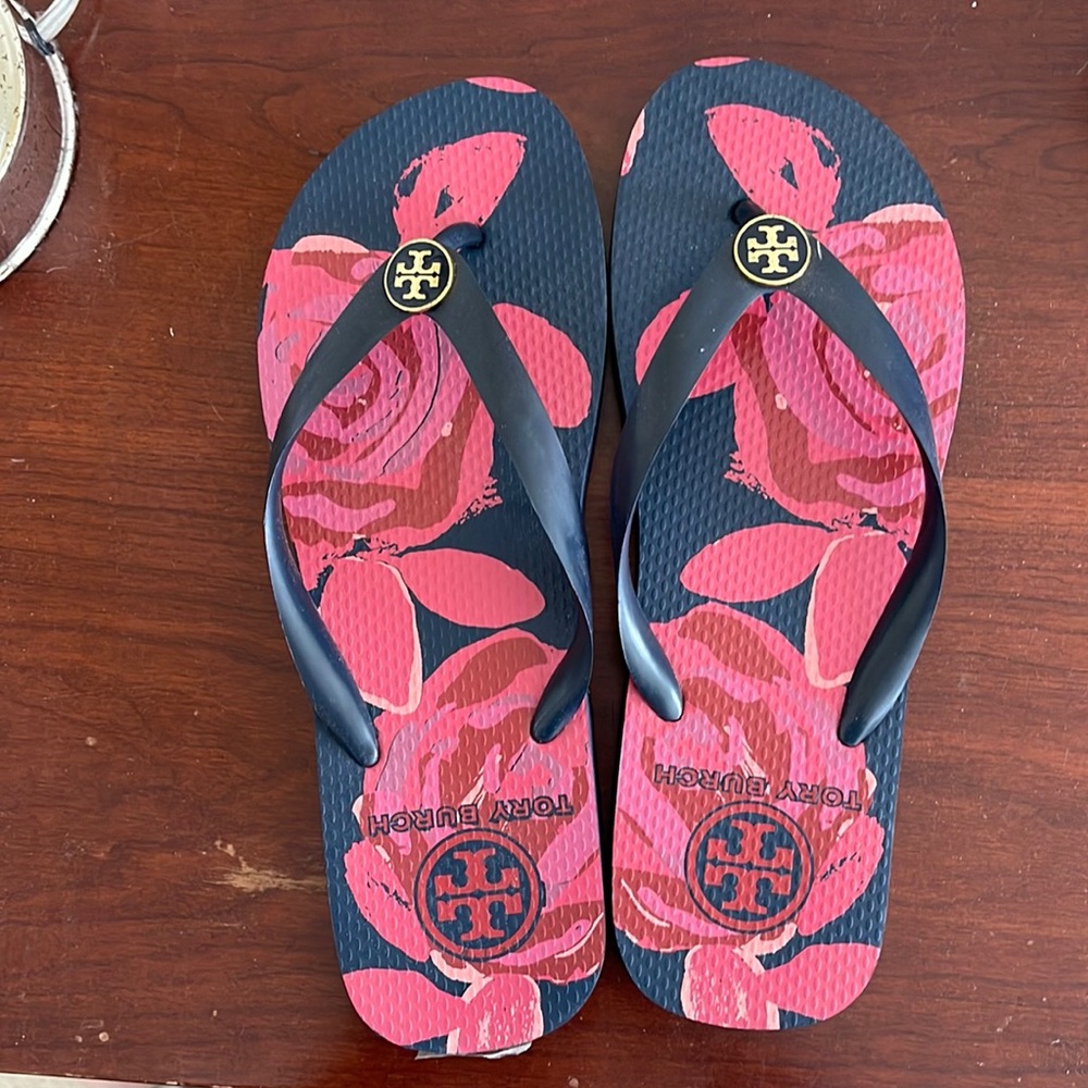 Tory Burch Navy and pink flip flops.  Only worn 2x